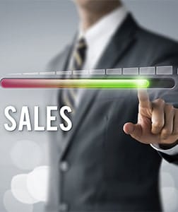 Jak wykorzystać w pełni potencjał środowiska R? Analiza trendu i sezonowości sprzedaży w Qlik Sense